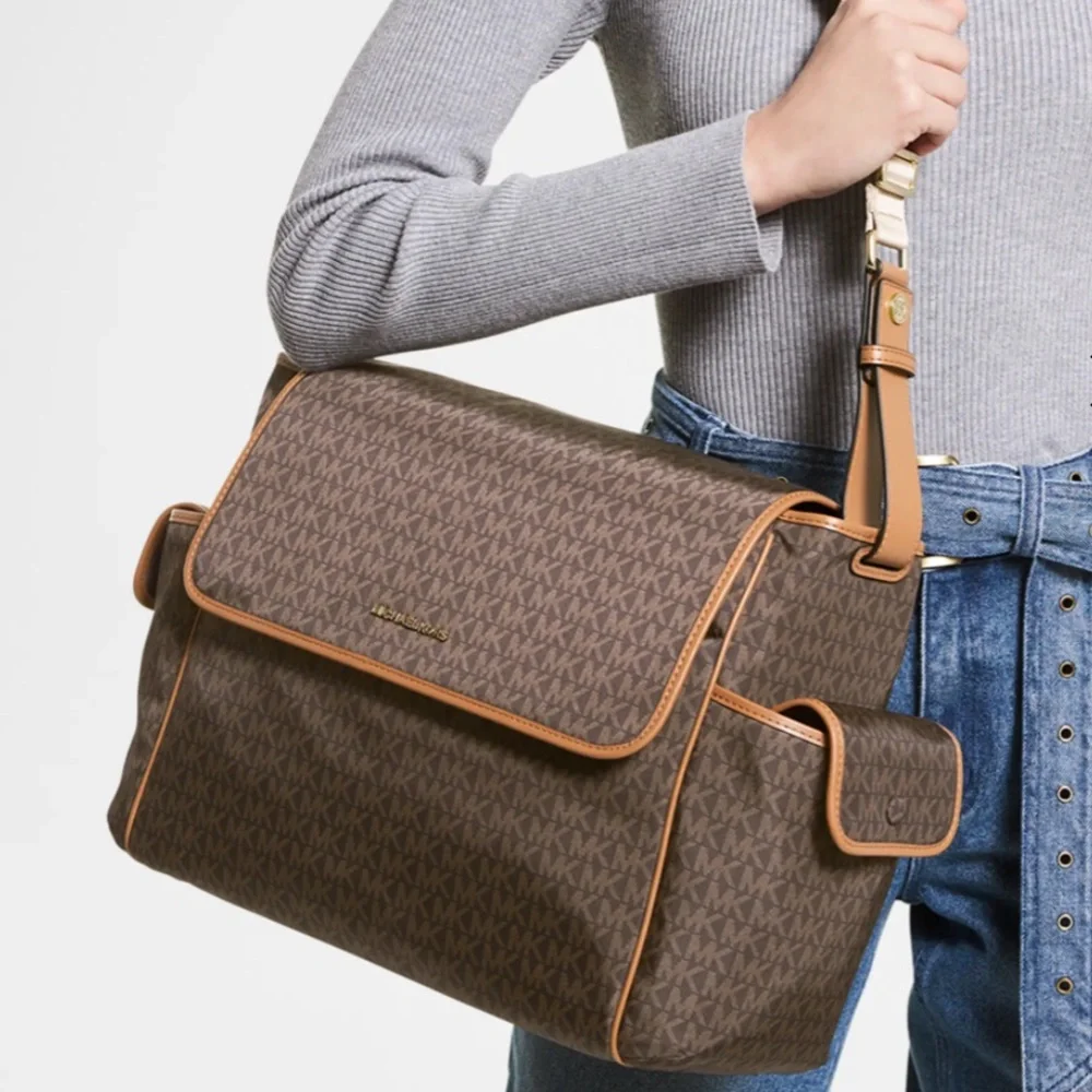 🆕 MICHAEL Michael Kors | 
Large Monogram Diaper Bag - Picture 2 of 9